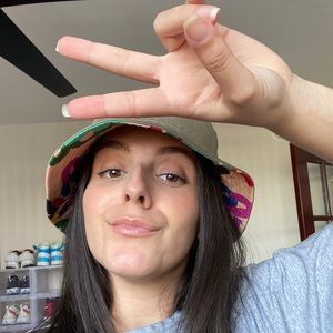 Meet your Posher, Adriana